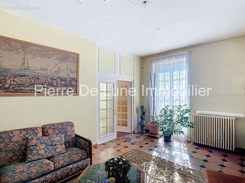 Soggiorno - Character House with Panoramic View in Caluire-et-Cuire