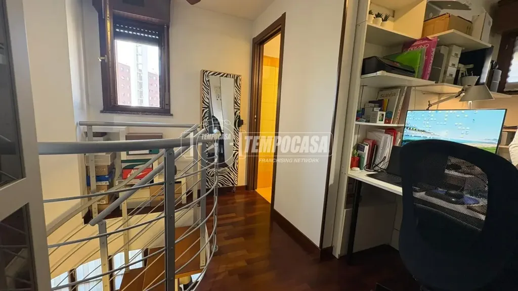 Kabinet - Modernised Three-Room Flat with Balcony in Milan