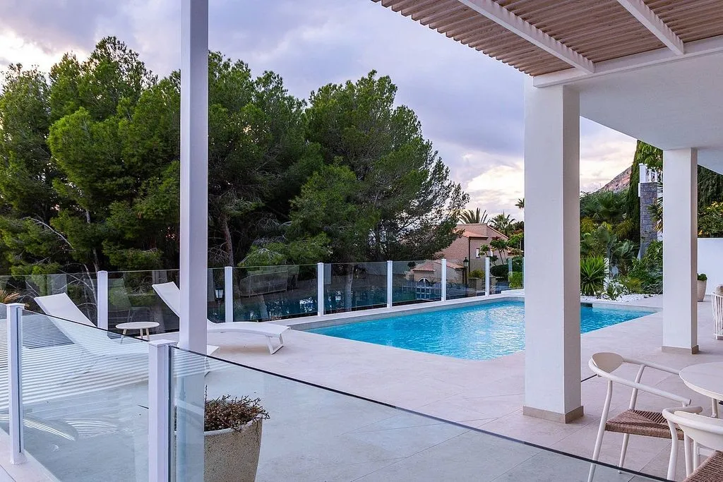 Bassein - Contemporary Villa with Pool in Altea Hills