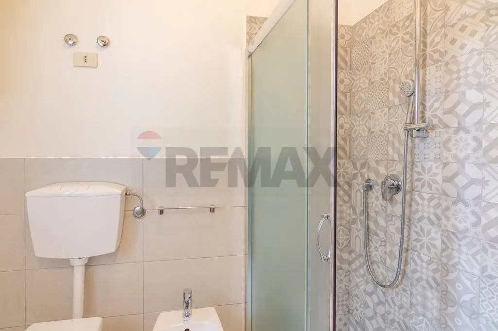 Salles de bain - Fully Rented Building in Ragusa Centre