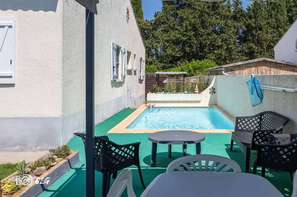 Piscine - Villa avec Studio Indépendant à Lansargues
