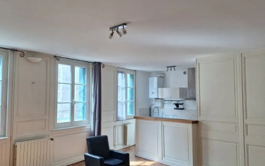 Soggiorno - City Centre T2 with Courtyard View in Limoges