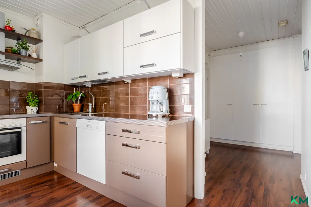 Cuisine - Spacious Flat with South-Facing Terrace in Helsinki