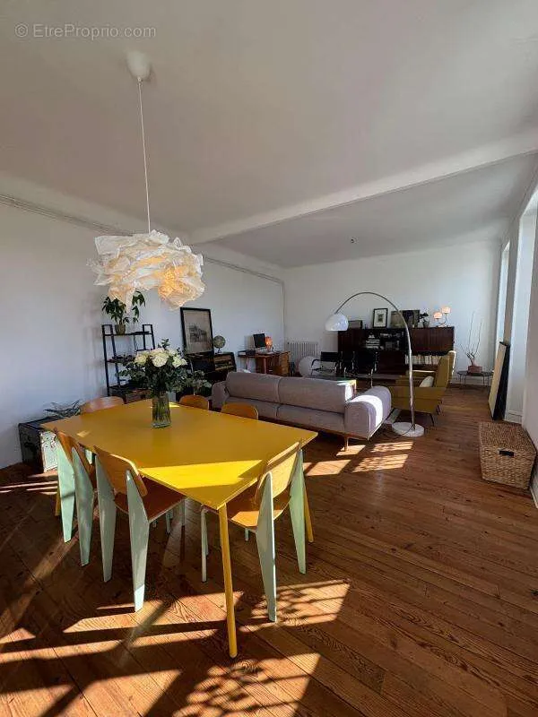 Sala da pranzo - Renovated Apartment with Light in Pau Centre