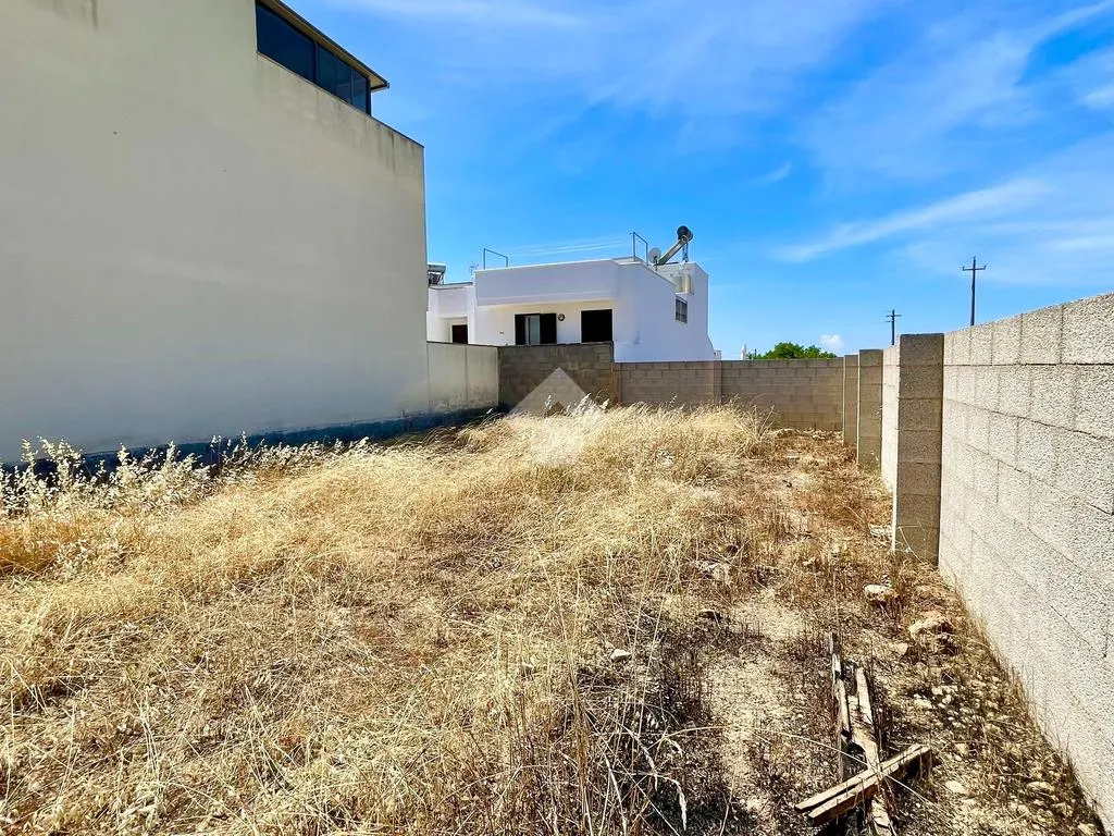 Aed - Buildable Plot in Semi-Central Ugento