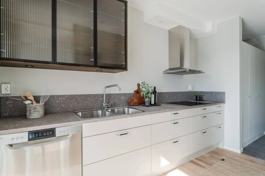 Cucina - Modern Flat with West-Facing Balcony in Majorna