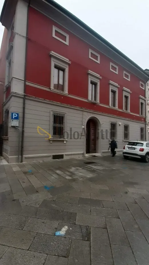 3-toaline ärihoone asukohas Forlì