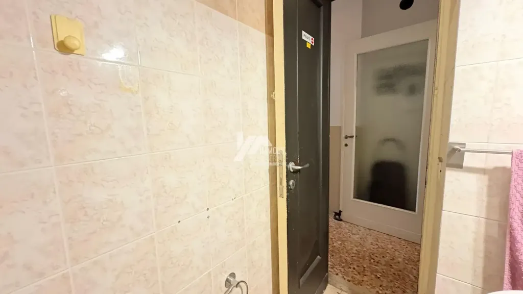 Salles de bain - Office Space in Central Brescia
