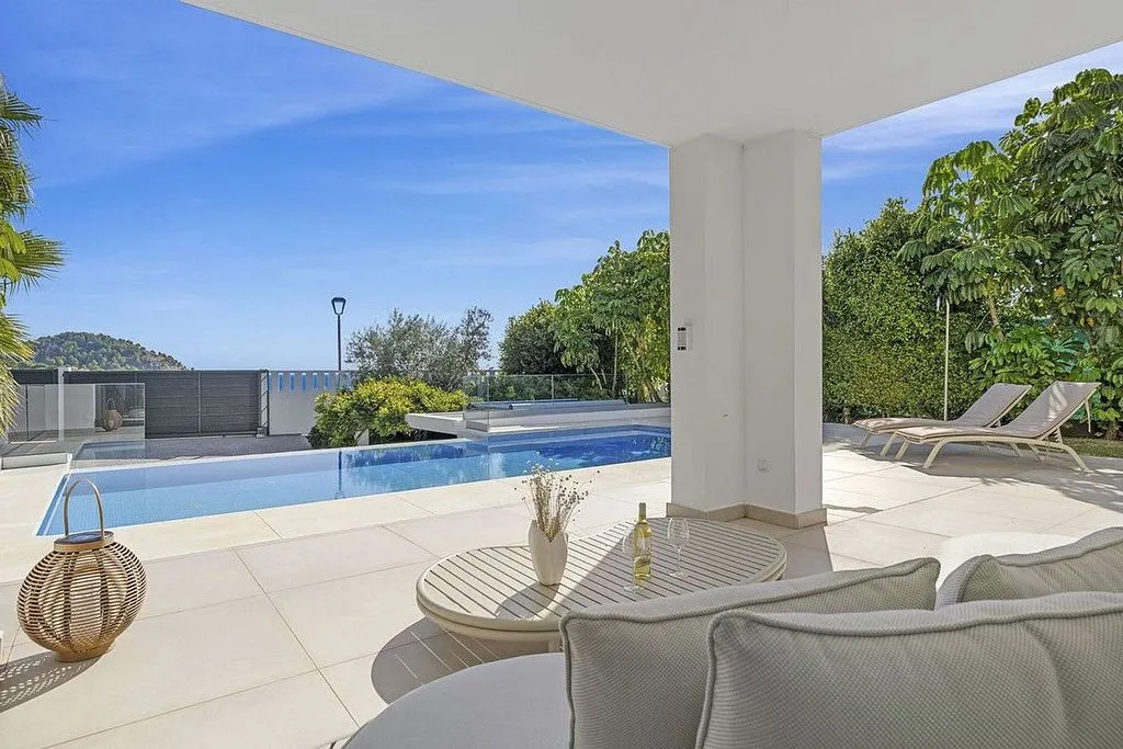 Piscine - Modern Villa with Pool in Buenavista