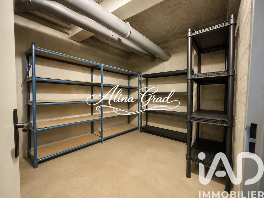 Garage - Appartement 4 Pièces avec Terrasse à Aulnay-Sous-Bois