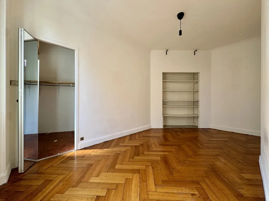 Pièces - Appartement T4 Lumineux au 6ème Arrondissement de Marseille