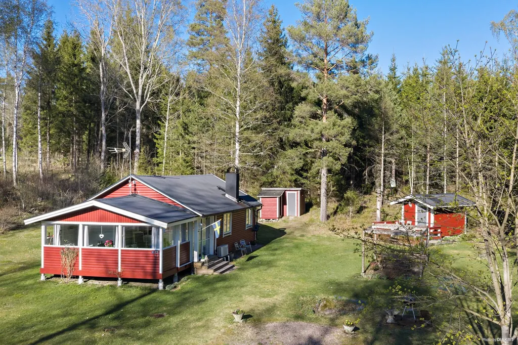 2-toaline maja asukohas Lekebergs kommun