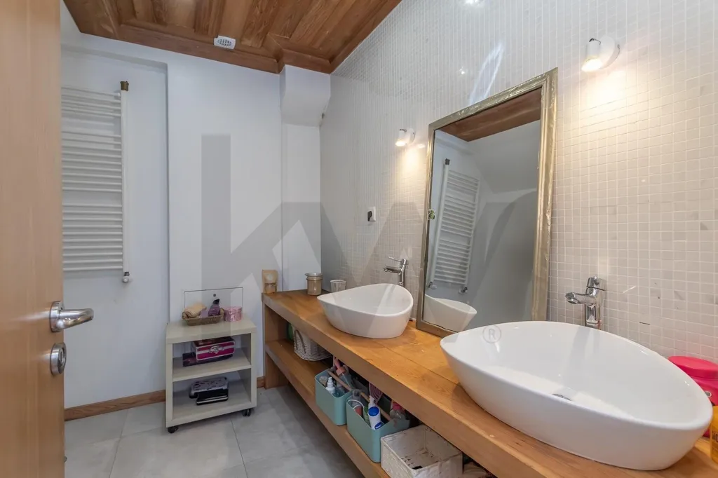 Salles de bain - Renovated House with Panoramic View in Lisbon