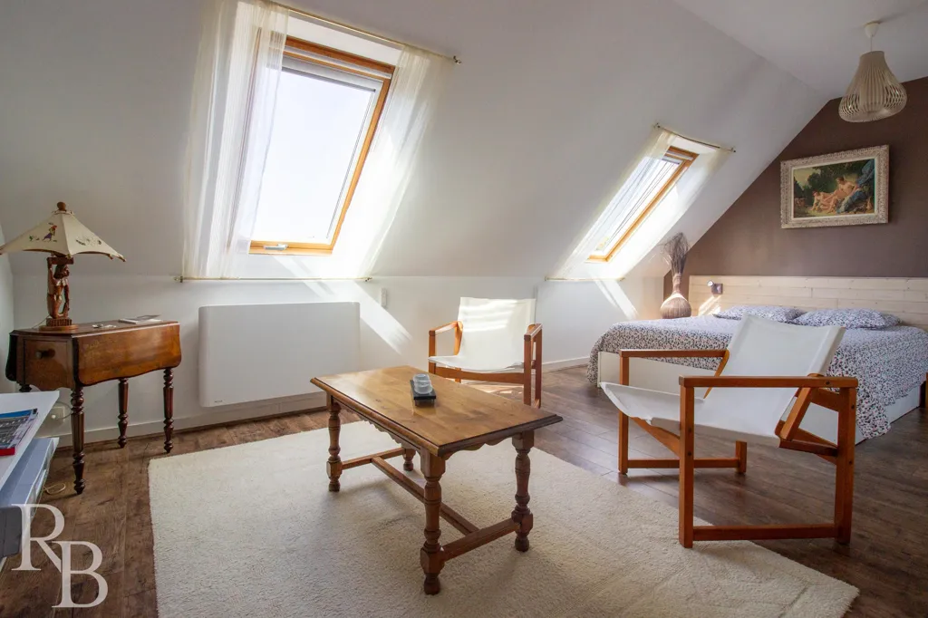 Magamistoad - 7-Piece House with Pool in Theix-Noyalo