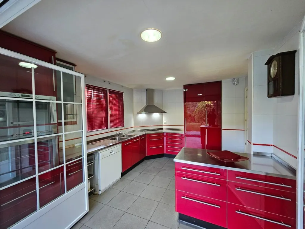 Kitchen - Chalet with Pool in Sierra Norte, Madrid