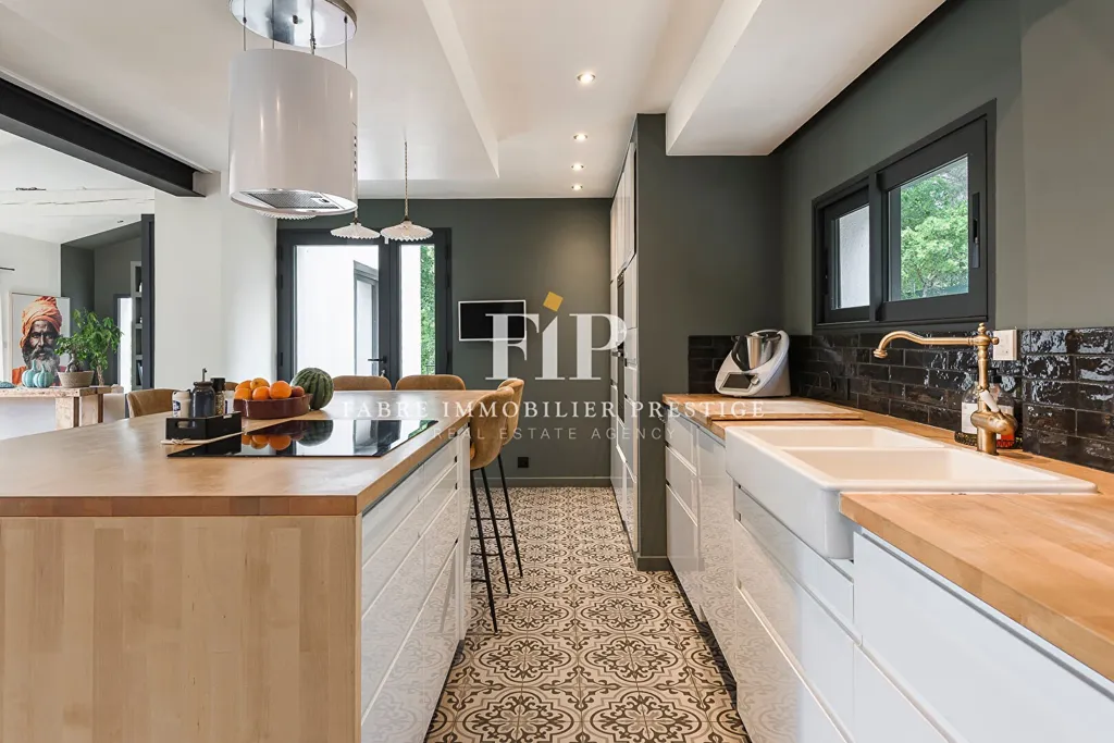 Cuisine - Propriété Contemporaine avec Piscine près d'Aix-en-Provence