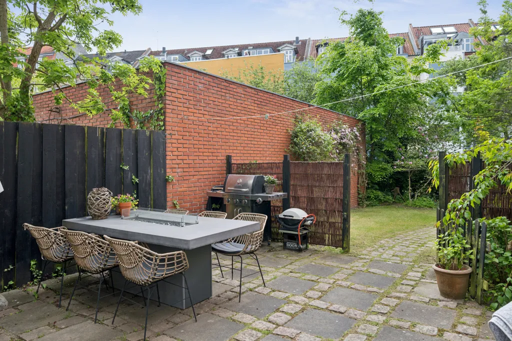 Terrasse - Historic Terrace House with Garden in Aarhus C