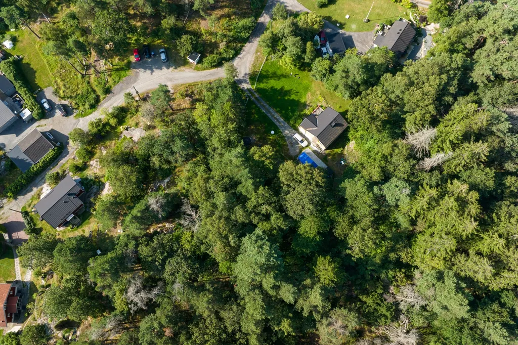 Õhuvaade - Detached Plot with Nature View in Göteborg