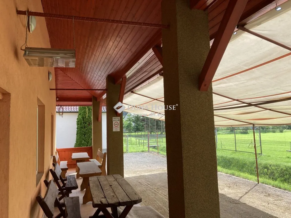 Terrasse - Restaurant Unit with Garden in Váraszó, Heves