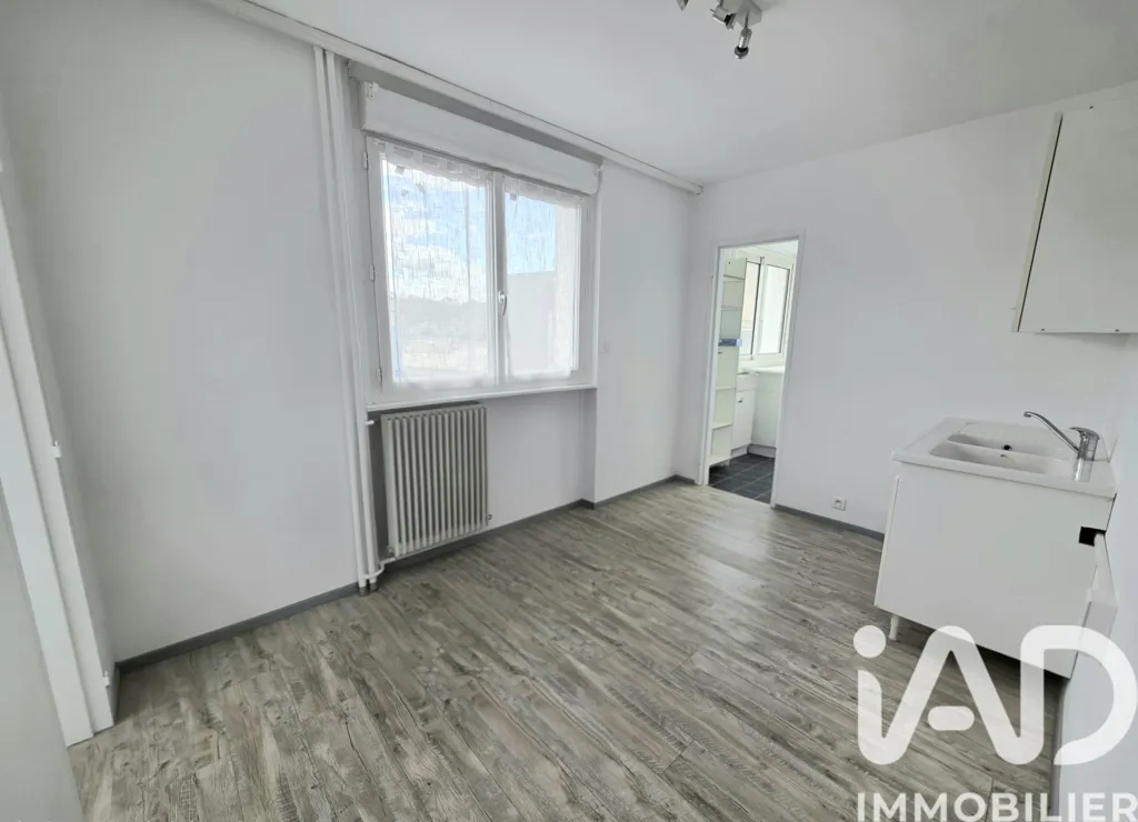Köök - City Centre Apartment with Balcony in Saint-Étienne