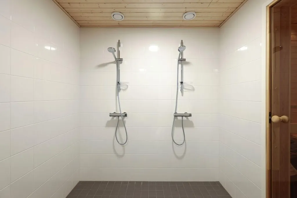 Salles de bain - Compact Two-Bedroom Flat with Balcony in Klaukkala