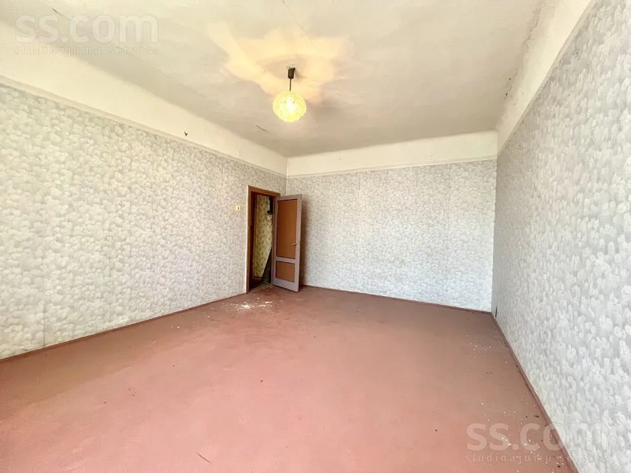 Pièces - Spacious Two-Bedroom Flat in Liepāja Centre
