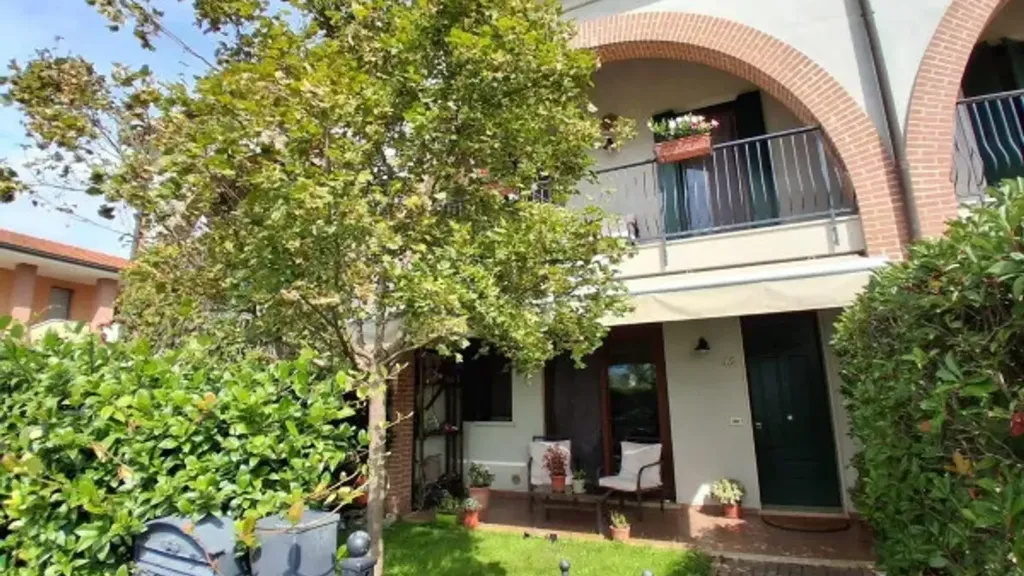 Aed - Contemporary Semi-detached Villa in Rosolina