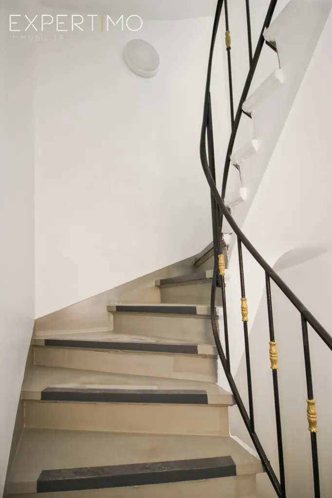 Rooms - Rental Property with Commercial Space in Gap