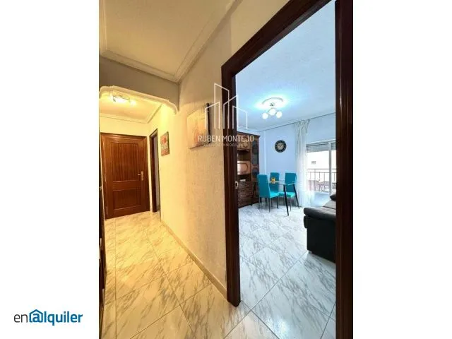 Esik - Student Flat with Terrace near Corte Inglés