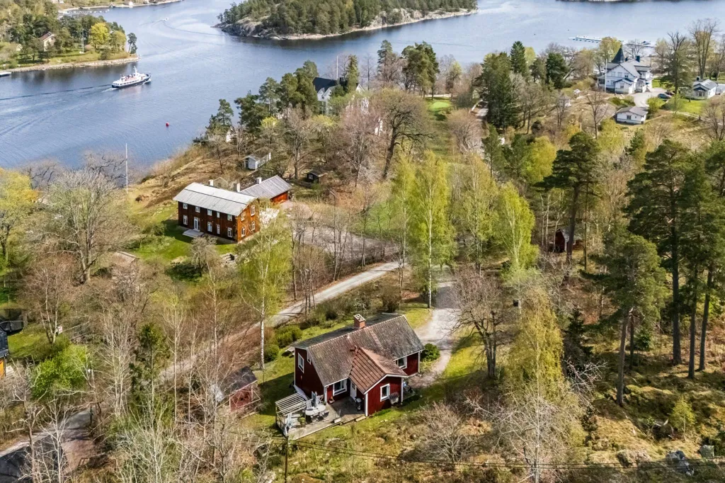 5-toaline maja asukohas Nacka kommun
