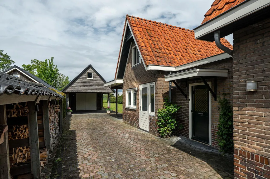 Välivaade - 1930s House with Garden in Terwispel