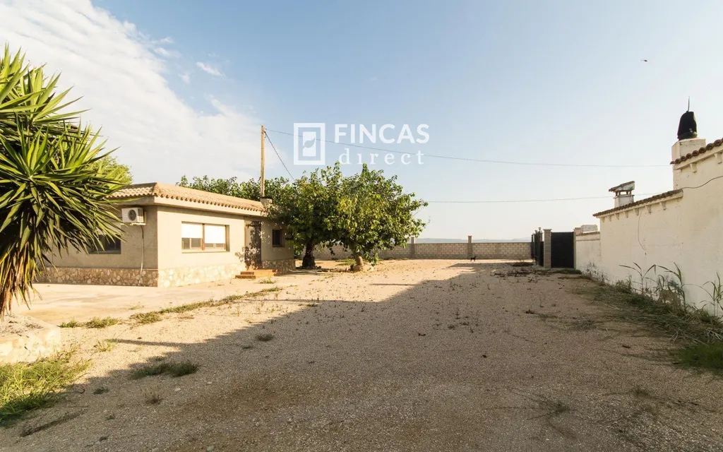 Jardin - Detached Chalet with Fireplace in Deltebre