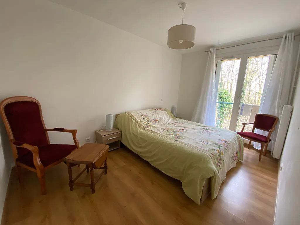Bedrooms - Furnished Flat with Balcony in Saint-Germain-lès-Arpajon