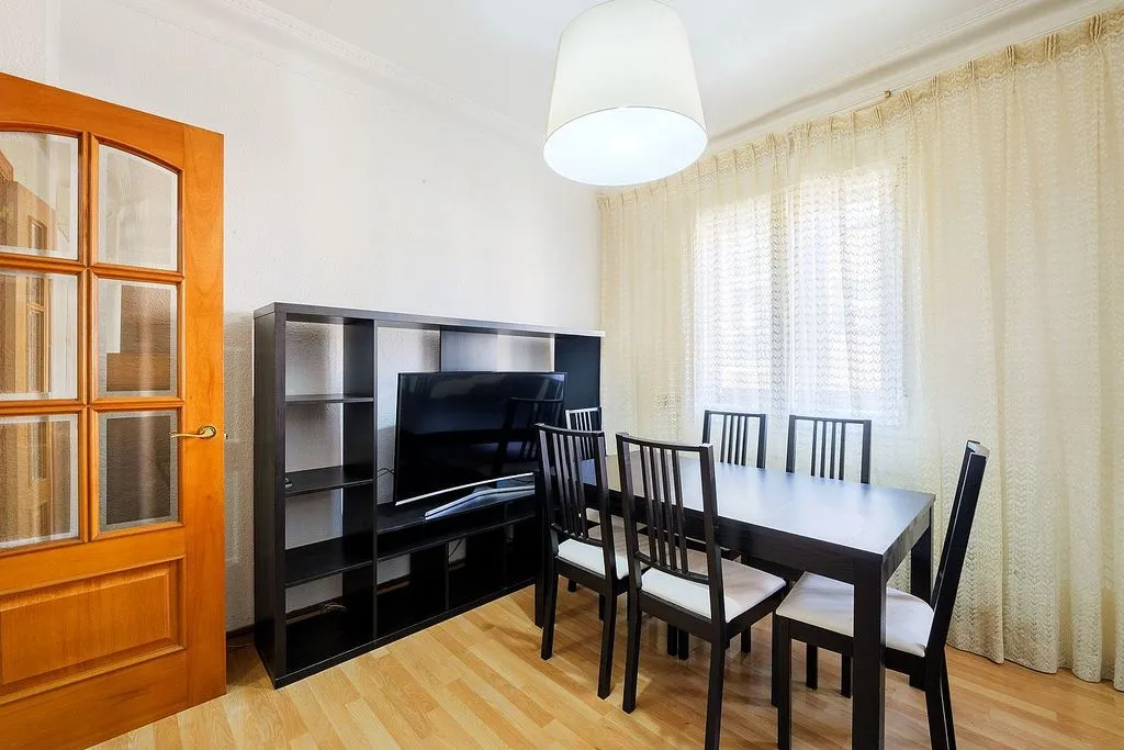 Salle à manger - 3-Bed Apartment with A/C in Zaragoza