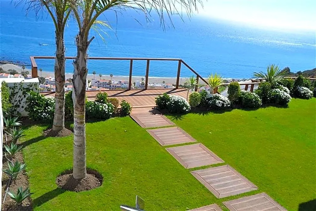 Aed - Luxury Villa with Panoramic Views in La Duquesa