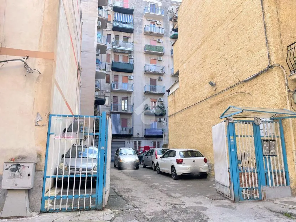 Aed - Three-Bedroom Flat with Balcony in Palermo