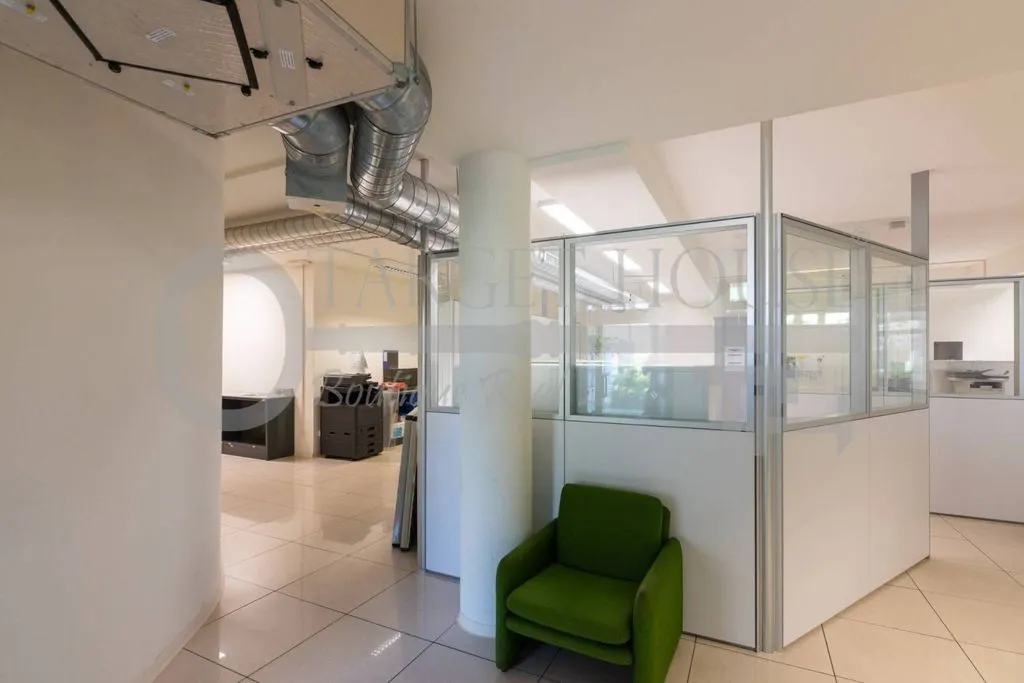 Kabinet - Office with Lake View in Como