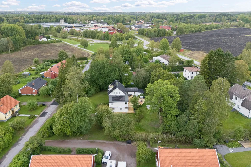 Õhuvaade - Freehold Plot with Building Potential in Skyttorp