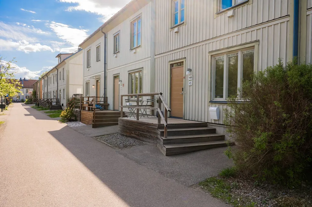 Välivaade - Terraced House with Garden in Tullinge