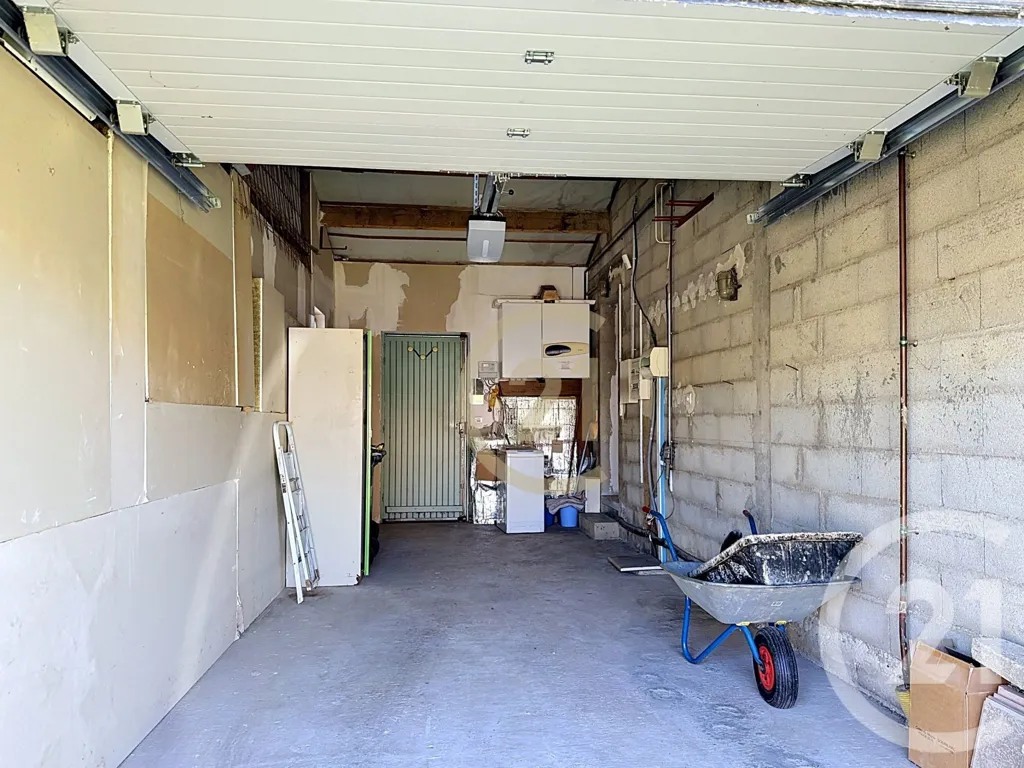 Garage - Villa with Garden in Aramon