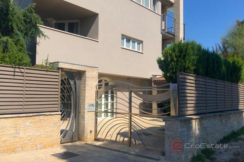Välivaade - Modern Villa with Pool near Zadar Marina