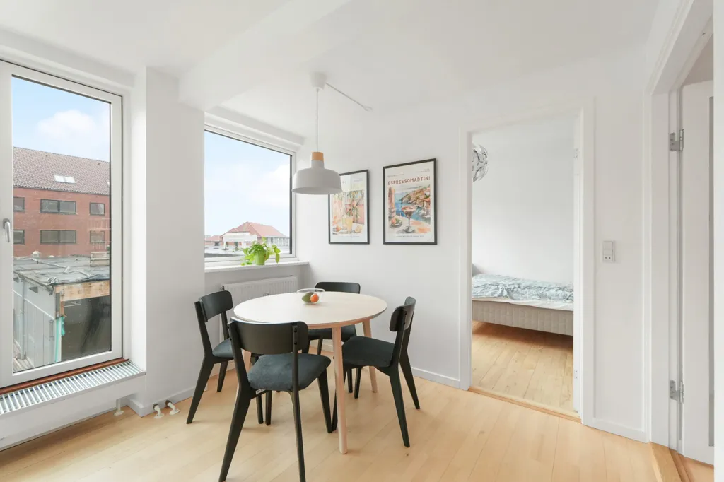 Sala da pranzo - Three-Bedroom Flat in Stumpedal