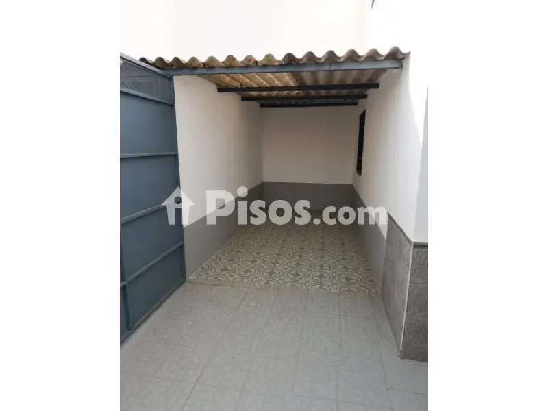 Ground Floor Flat with Private Garage in Posadas