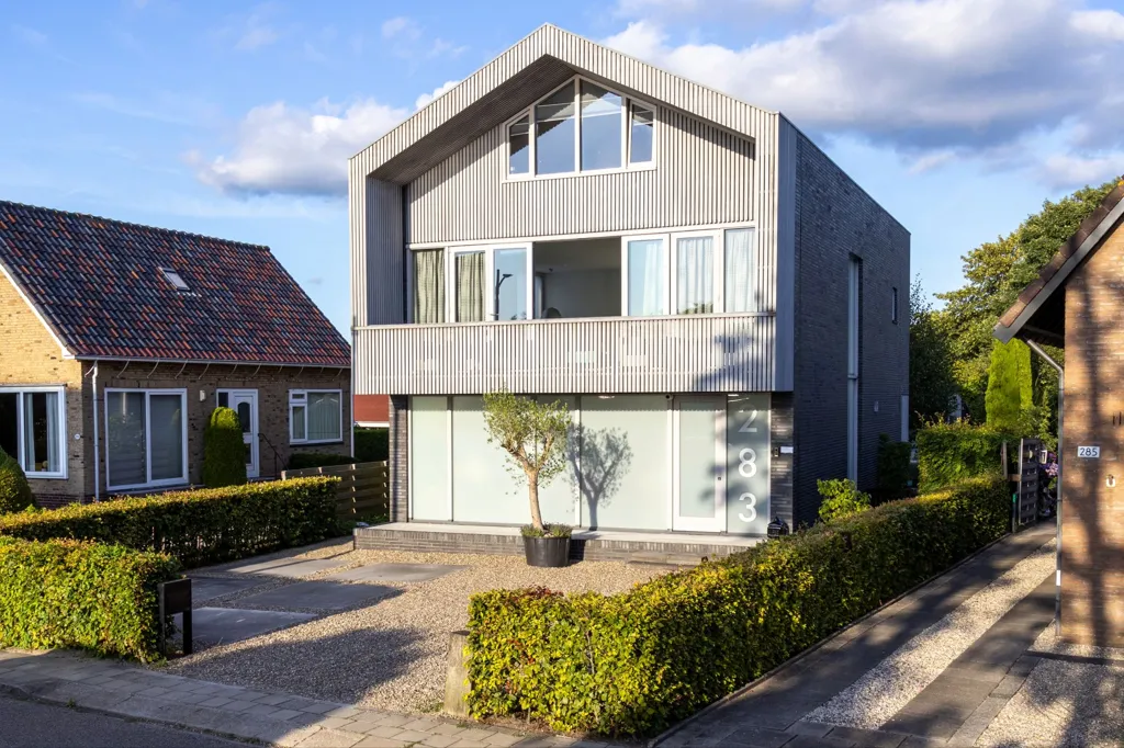 Välivaade - Architectural Villa with Westeinderplassen View
