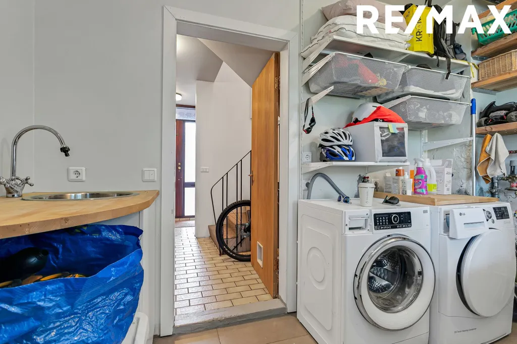 Lavanderia - Duplex with Studio Potential in Holtsgata