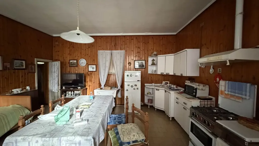 Salle à manger - Independent House with Dual Access in Gambolo'