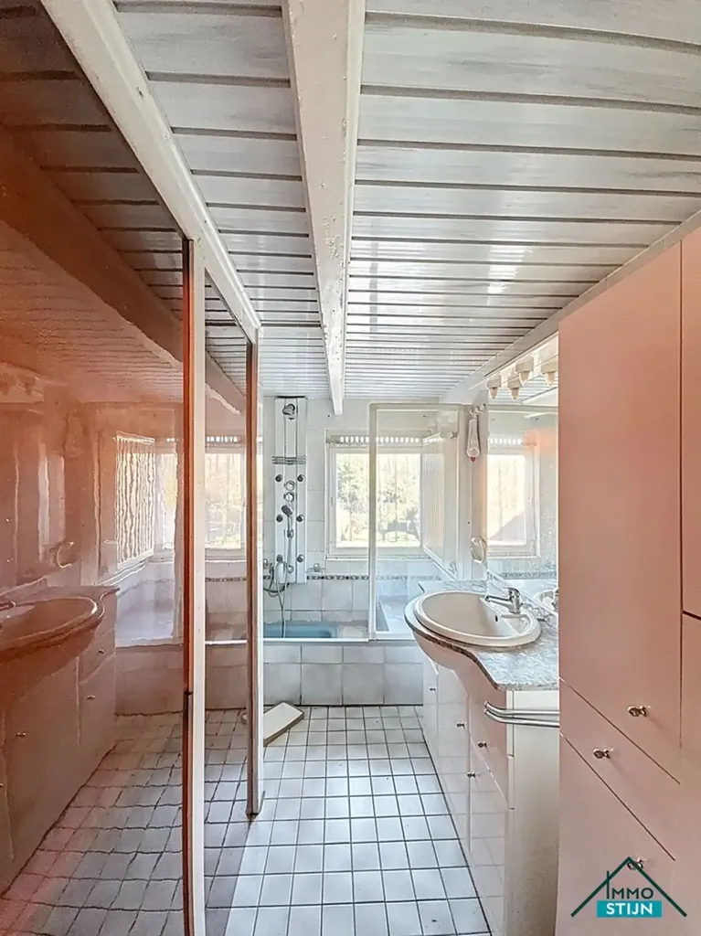 Salles de bain - Maison à Renover avec Terrasse à Veldegem