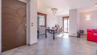Soggiorno - Villa con vista montagna e giardino a Cantalupa