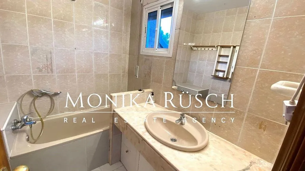Vannitoad - Twin-Storey House with Pool in Castelldefels