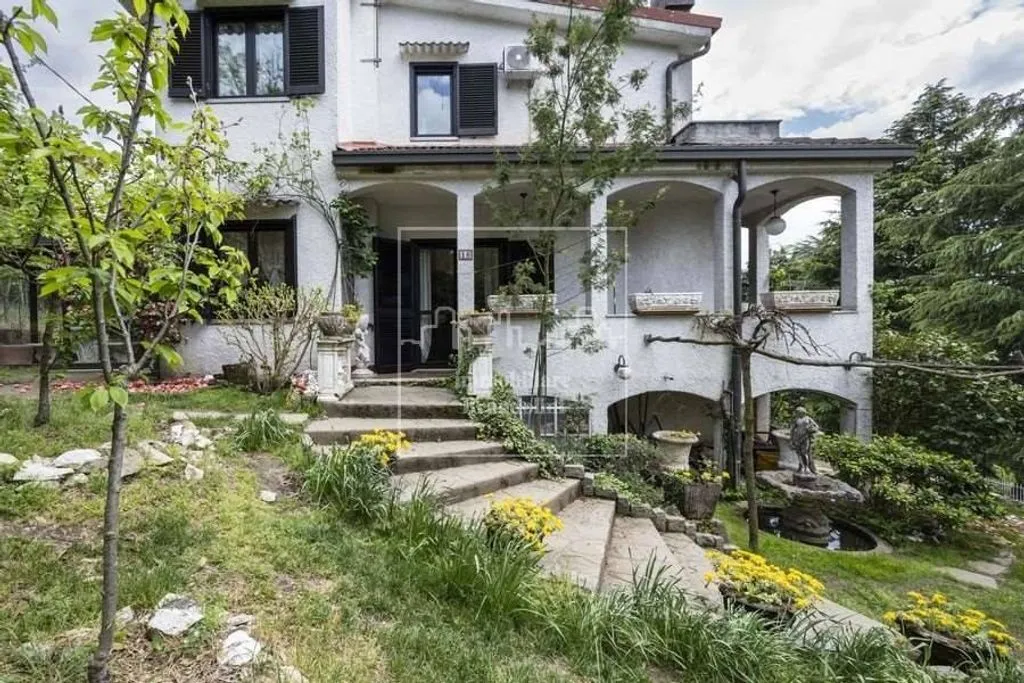 Esterno - Villa with Lake View in Gavirate